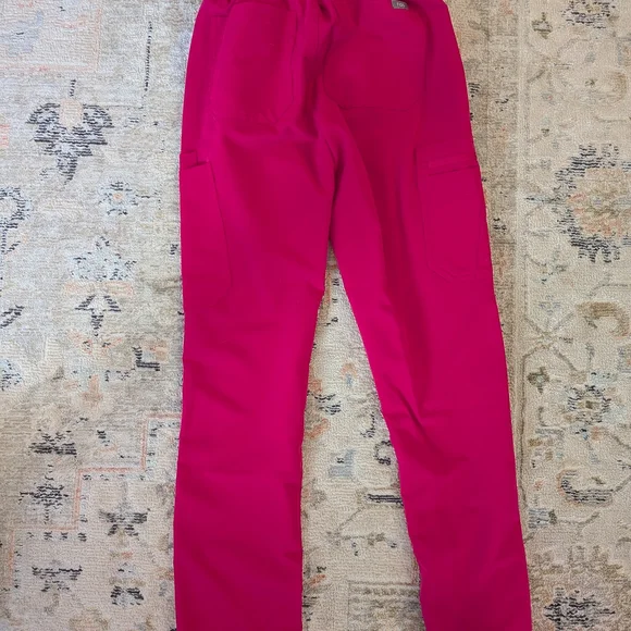 Figs Raspberry Scrub Set Xs - Picture 6 of 6